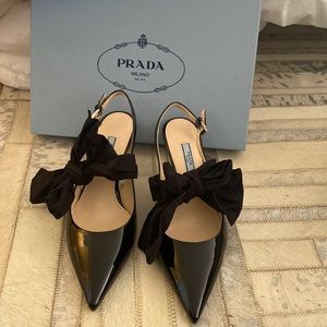 Band new Prada kitten heels with removable bows size 37.5
